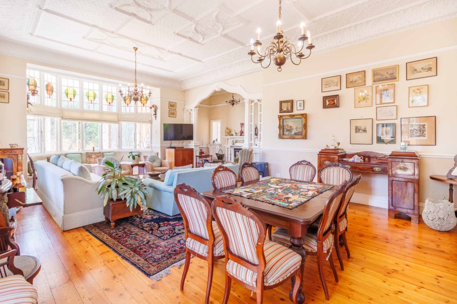 6 Bedroom Property for Sale in Fresnaye Western Cape